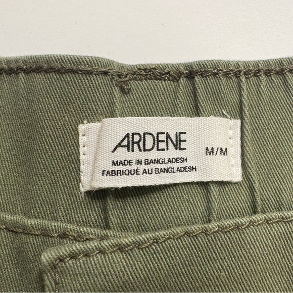 Ardene’s Women’s Green Cargo Pants - Picture 7 of 9